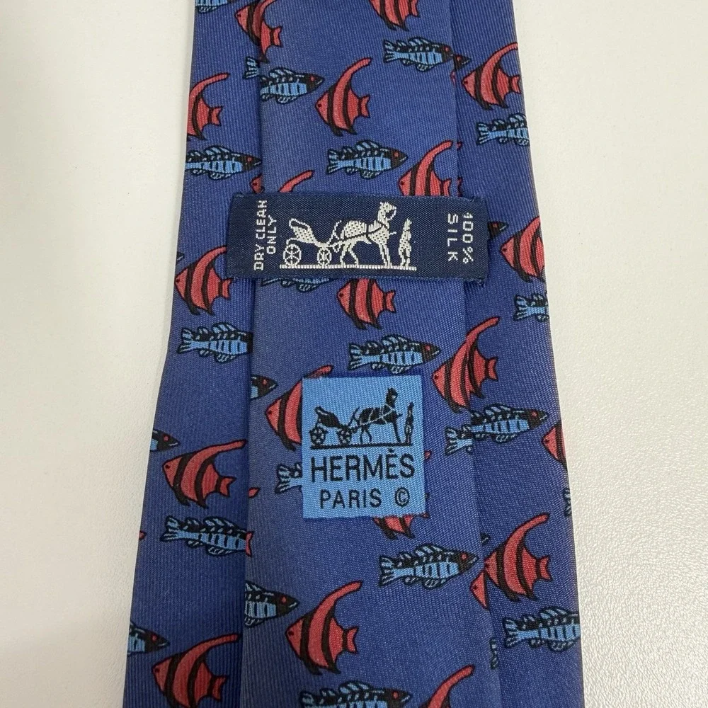 Hermes Men's Tie Fish Print Blue & Red Satin Silk 7336 EA 3.25
